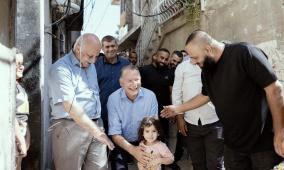 عائلات قتلى إسرائيليين: “كيف صودق لملياردير مشتبه بتمويل حماس على إقامة فندق في القدس؟”