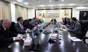 مصطفى يلتقي مسؤولين دوليين ويحذر من خطورة مشاريع ومخططات الضم والتوسع الاستيطاني