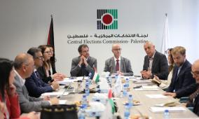 لجنة الانتخابات تجتمع بمجموعة العمل الدولية الخاصة بالانتخابات