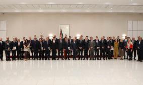 الشيخ يعقد اجتماعاً موسعاً مع سفراء دول عربية وغربية وبعثات دولية لبحث التصعيد الإسرائيلي