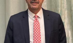 من يكتب للفلسطينيين روايتهم ؟