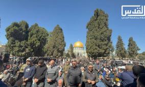 80 ألف مصلٍ يؤدون صلاة الجمعة الأولى من رمضان بالمسجد الأقصى