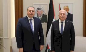  وزير الاقتصاد يبحث مع السفير الأردني تعزيز التعاون الاقتصادي ومتابعة مخرجات اللجنة المشتركة