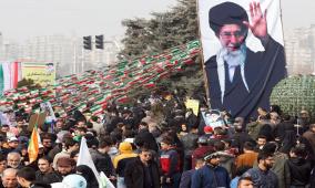 سلاح التظاهر والجنازة