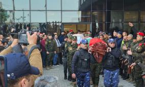 تشييع جثامين الشهيدات الثلاث في جنازة عسكرية مهيبة في الخليل