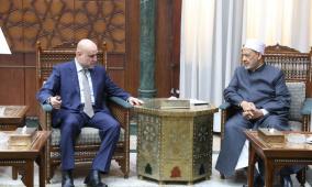 وفد القيادات الدينية الفلسطينية يبحث مع شيخ الأزهر سبل حماية المسجد الأقصى المبارك 