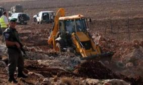 مستوطنون يواصلون تجريف أراض غرب نابلس لربط بؤرة استيطانية