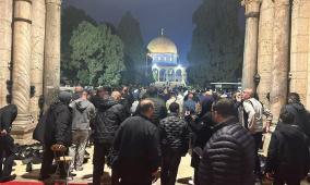 رغم إجراءات الاحتلال المشددة: 3000 مصل يؤدون صلاة الفجر في "الأقصى"