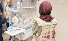 ضمن مبادرة "العيادات الطبية المتنقلة – غزة": وصول حاضنات لحديثي الولادة إلى غزة وسط نقص حاد