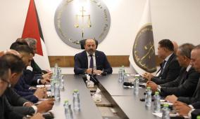 النائب العام يؤكد نهج التحديث المؤسسي وتعزيز كفاءة العمل في اجتماع موسّع مع قيادات النيابة