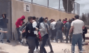 شهيد و5 إصابات برصاص مستوطنين في هجوم على مدرسة بالمغير