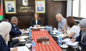 الخليلي تعقد لقاءً تشاورياً مع أبو حرب لبحث سبل التعاون في تطوير مؤشرات النوع الاجتماعي وتعزيز البيانات الوطنية