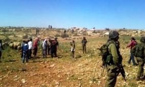 الاحتلال يحتجز طاقما تابعا للهلال الأحمر في مسافر يطا