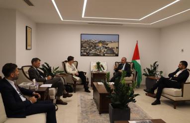 مركز الأبحاث الفلسطيني والمعهد الأوروبي للسلام يبحثان التعاون المشترك