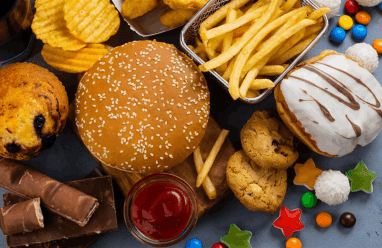 بريطانيا تبدأ تطبيق حظر الإعلانات خلال النهار عن الأطعمة غير الصحية