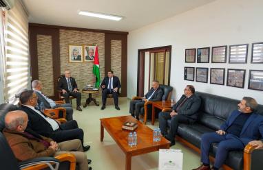 صور| وزير النقل والمواصلات يلتقي وفدا من جامعة بيرزيت برئاسة د. طلال شهوان 