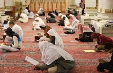 دليل العبادة في العشر الأواخر: 5 أعمال لو فعلتها قد تدرك بها ليلة القدر