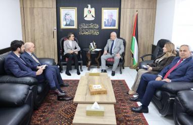 وزير الداخلية ورئيسة مكتب تمثيل جمهورية ألمانيا يبحثان تعزيز التعاون