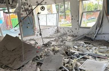 بالفيديو والصور| تضرر عدة مباني بسقوط رؤوس عنقودية إيرانية وسط إسرائيل