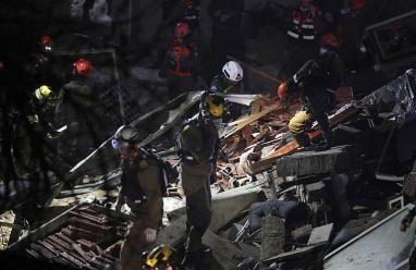 صاروخ إيراني يضرب مبنى في حيفا.. مصابون وبحث عن مفقودين تحت الأنقاض