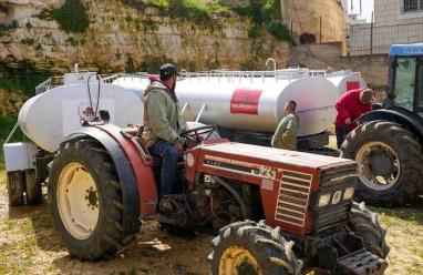 بالصور| وكالة بيت مال القدس تختتم مشروع "صمود" الزراعي في قرى محافظة القدس