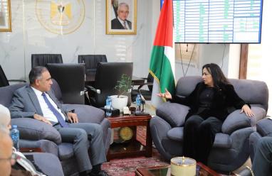 إسماعيل وحمد يدفعان نحو تعميم الطاقة الشمسية لمراكز الرعاية ودعم غزة