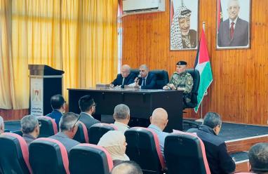 قلقيلية : المحافظ ووزير الأقتصاد الوطني يعقدان لقاء مفتوحا مع القطاعات الرسمية والاقتصادية والتجارية ويناقشان موضوع الرقابة على الاسعار وضبط السوق