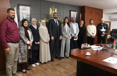 تعزيزًا لبيئة الريادة والابتكار في البلديات وتحسين الخدمات وتعزيز فرص العمل: لقاء يجمع وزيرة العمل برئيس بلدية البيرة.