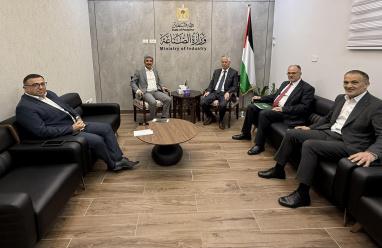 وزير الصناعة يؤكد أهمية دعم صمود القطاع الصناعي في العاصمة القدس