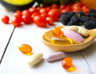 تقرير يحذّر من مكملات غذائية شائعة قد تضر أكثر مما تنفع