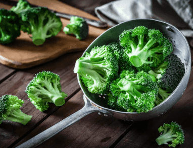 سيقان البروكلي.. كنز غذائي غني بالألياف والمعادن