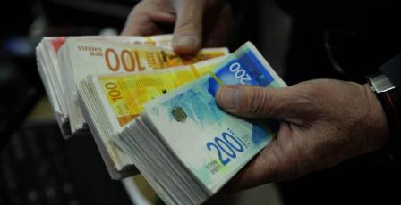 خبير اقتصادي لراية: مصادرة 149 مليون شيكل من أموال المقاصة تصعيد خطير يهدد بتصفير الإيرادات الفلسطينية