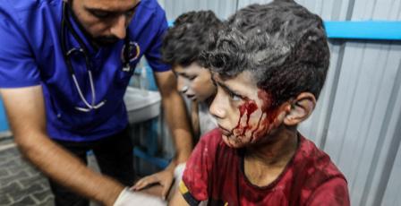 شهداء ومصابون في قصف الاحتلال وسط وجنوب قطاع غزة