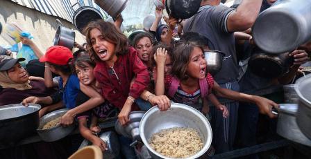 بينما يأكل الإسرائيليون الكعك