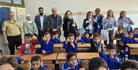 صور| وفد من الاتحاد الأوروبي يزور مخيم اليرموك ويؤكد التزامه بدعم اللاجئين الفلسطينيين في سوريا