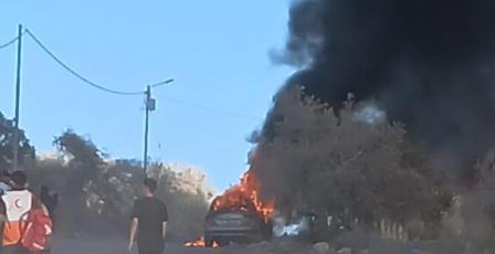 الاحتلال ومستوطنوه يهاجمون كفر قدوم شرق قلقيلية ويحرقون مركبتين