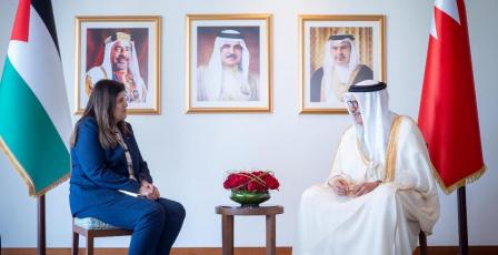 شاهين تلتقي نظيرها البحريني ويؤكدان أهمية الحل السياسي الشامل للقضية الفلسطينية