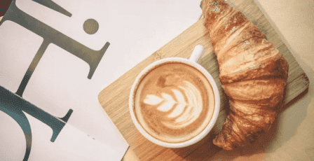 ما الذي يحدث داخل جسمك عند تناول الكرواسون؟