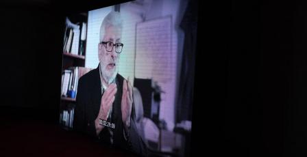 صور| "قامات" تطلق العرض الأول لفيلم "أرض تمشي معه"