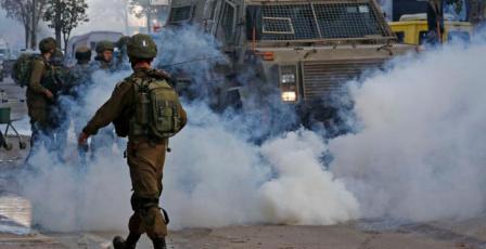 إصابة طفل بالرصاص الحي والعشرات بالاختناق خلال اقتحام الاحتلال بيت فوريك شرق نابلس