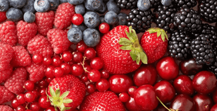 أفضل 8 فواكه غنية بالألياف لدعم صحة الأمعاء