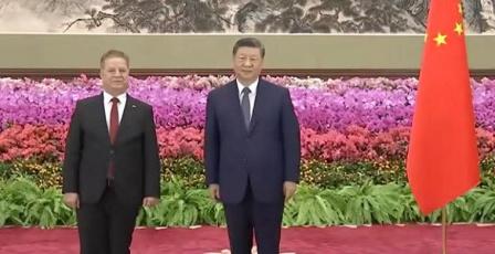 السفير جواد عواد يقدم أوراق اعتماده للرئيس الصيني