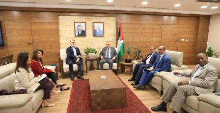 وزير الحكم المحلي يبحث مع مسؤول أممي مراحل العملية الانتخابية للهيئات المحلية