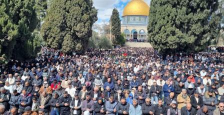 100 ألف مصل يؤدون صلاة الجمعة الثانية من رمضان في الأقصى