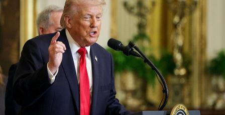 ترمب يعلن تمديد وقف إطلاق النار مع إيران