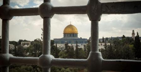 الاحتلال يسلم مقدسيا قرار إبعاد عن المسجد الأقصى