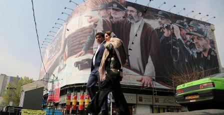 أميركا تعلن حصار موانئ إيران والحرس الثوري يتوعد بـ"دوامة قاتلة"