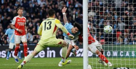 مانشستر سيتي يهزم أرسنال ويتوج بلقب كأس الرابطة