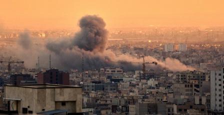 الحرب في يومها الـ25: هجمات متبادلة وغارات مكثفة في عمق طهران