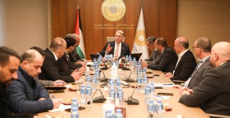 "سلطة النقد" و"نقابة المهندسين" و"اتحاد المقاولين" يناقشون خطة تطبيق قانون خفض استخدام النقد